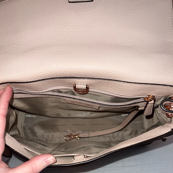 Michael Kors Medium logo cross body/satchel - Picture 3 of 6